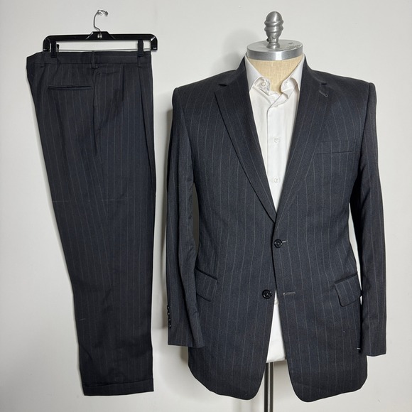 Jos. A. Bank Pinstripe Wool‎ Suit Two Button Mens Gray 42L 34W - Picture 1 of 15